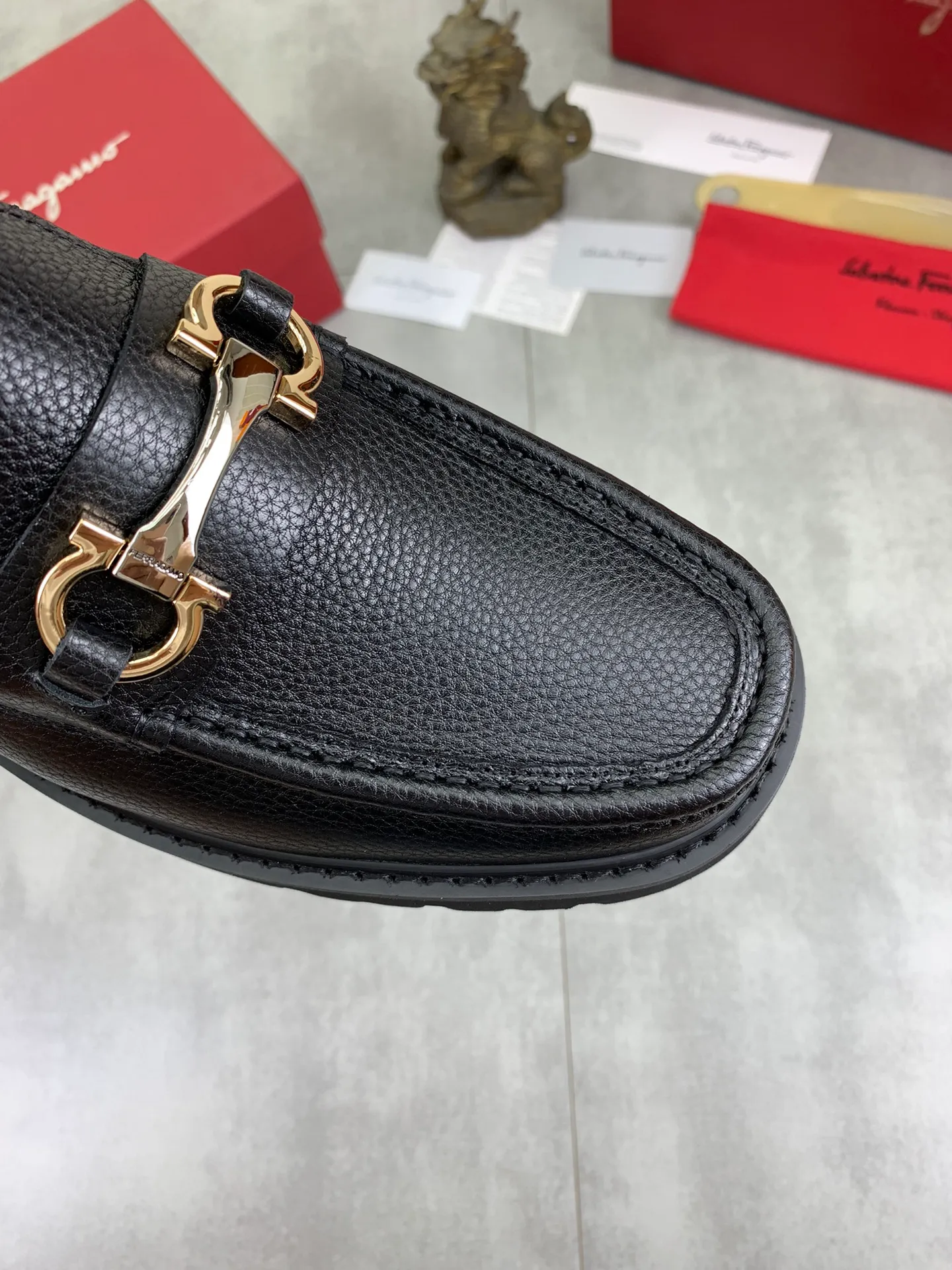 Men's Men's Shoes 💰P460💰[New Style] Water-dyed Niuli 🆘[Salvatore Ferragamo] Ferragamo's latest casual business leather shoes for men! Available at counters simultaneously! The fabric is made of specially imported original calfskin, the lining is made of imported water-dyed cowhide, and the original lightweight foam outsole is absolutely luxurious and leads the fashion trend. Matching code: 38-45; 3️⃣ colors available